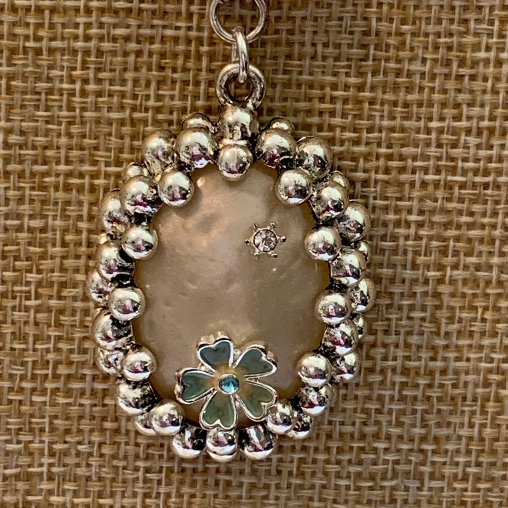 Vintage Avon Spring Silver and Cream Pendant Necklace